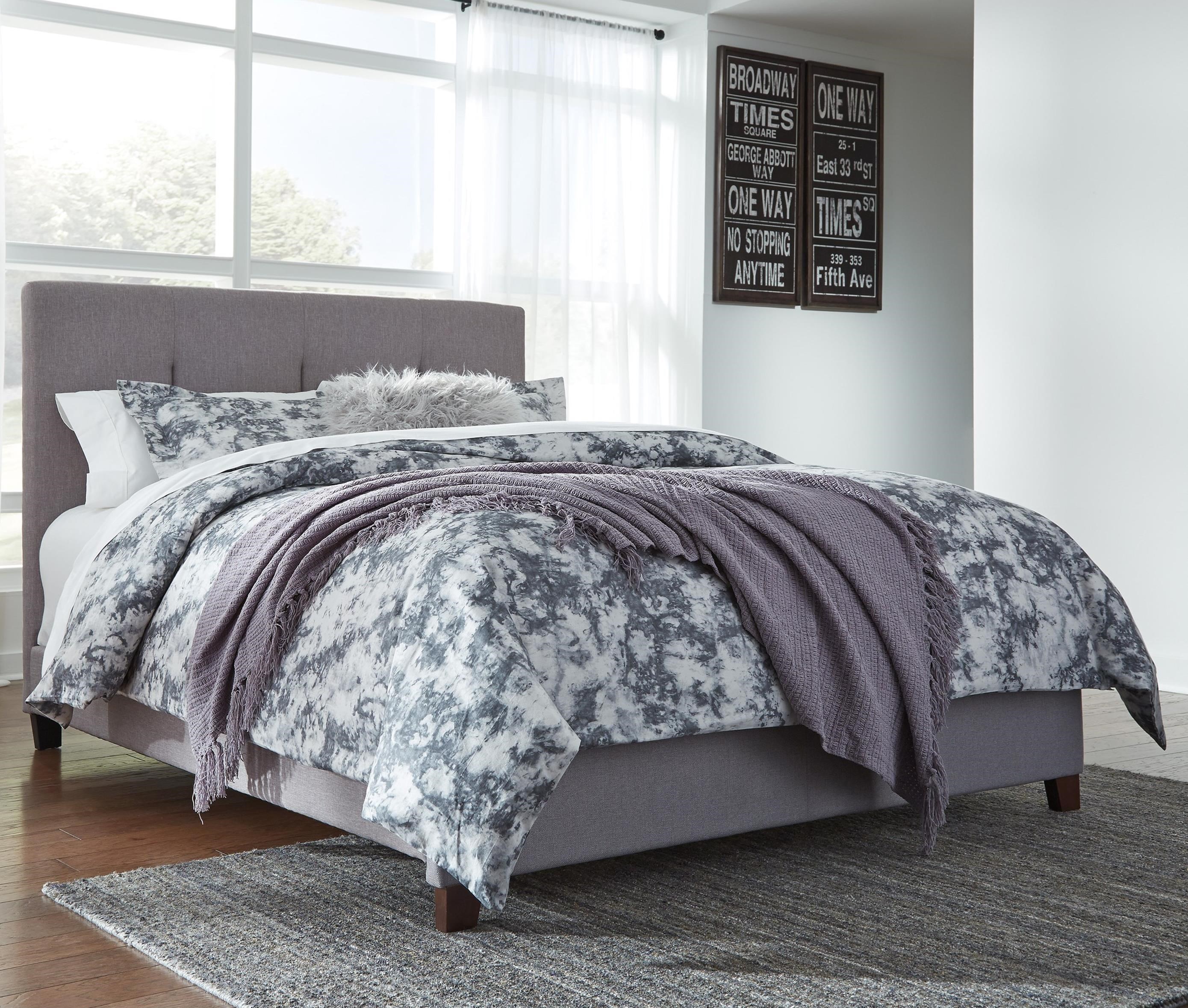 Ashley Furniture Signature Design Dolante B130781 Queen Upholstered